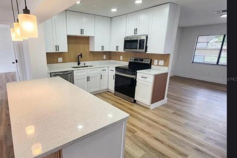 Villa ou maison à vendre à Kissimmee, Floride: 4 chambres, 171.13 m2 № 2434915 - photo 8