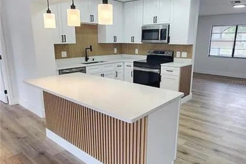 Villa ou maison à vendre à Kissimmee, Floride: 4 chambres, 171.13 m2 № 2434915 - photo 9