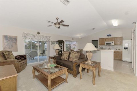House in Port Charlotte, Florida 3 bedrooms, 128.76 sq.m. № 1718262 - photo 8