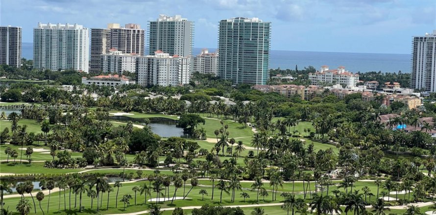 Condominio en Aventura, Florida, 2 dormitorios  № 2088440