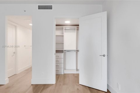 Apartment in Miami, Florida 1 bedroom, 96.25 sq.m. № 2000320 - photo 25