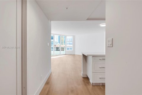 Apartment in Miami, Florida 1 bedroom, 96.25 sq.m. № 2000320 - photo 6