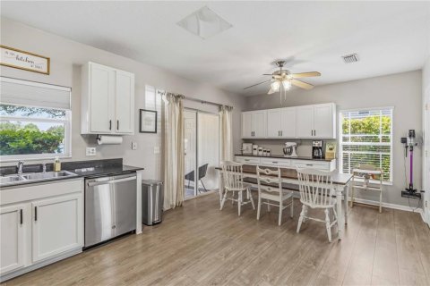 Condo in Bradenton, Florida, 3 bedrooms № 2209141 - photo 17