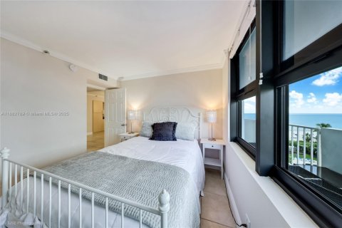 Купить кондоминиум в Майами-Бич, Флорида 2 спальни, 81.75м2, № 1940949 - фото 23