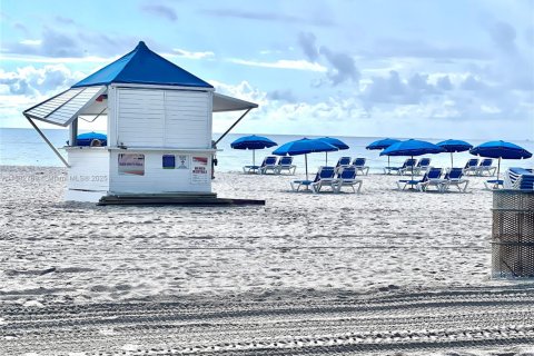 Купить кондоминиум в Майами-Бич, Флорида 2 спальни, 81.75м2, № 1940949 - фото 5