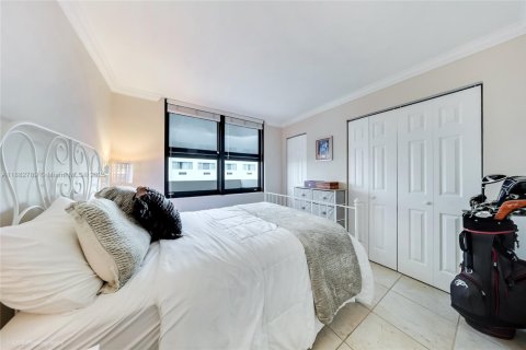 Купить кондоминиум в Майами-Бич, Флорида 2 спальни, 81.75м2, № 1940949 - фото 24