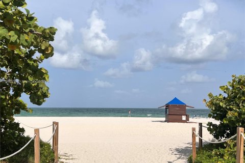 Купить кондоминиум в Майами-Бич, Флорида 2 спальни, 81.75м2, № 1940949 - фото 12