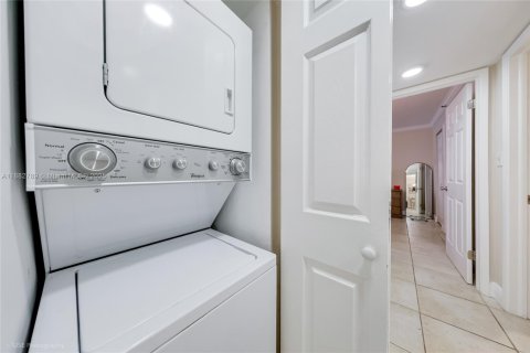 Купить кондоминиум в Майами-Бич, Флорида 2 спальни, 81.75м2, № 1940949 - фото 27