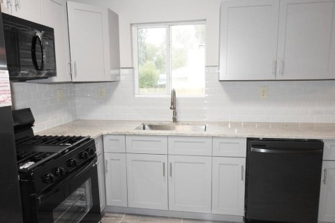 House in Ocala, Florida 4 bedrooms, 106.09 sq.m. № 847107 - photo 7