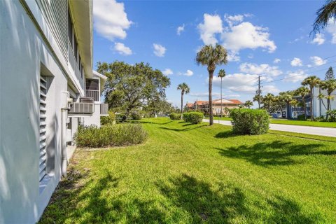 Condo in Treasure Island, Florida, 2 bedrooms  № 1874072 - photo 5