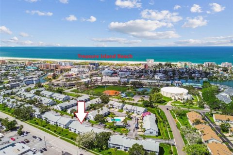 Condo in Treasure Island, Florida, 2 bedrooms  № 1874072 - photo 20