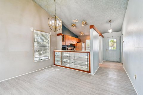 Condo in Treasure Island, Florida, 2 bedrooms  № 1874072 - photo 19