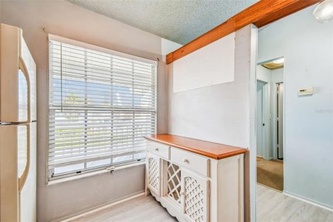 Condo in Treasure Island, Florida, 2 bedrooms  № 1874072 - photo 16