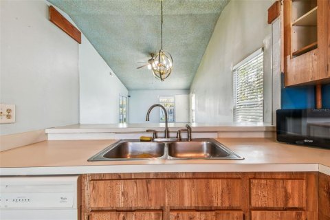 Condo in Treasure Island, Florida, 2 bedrooms  № 1874072 - photo 17