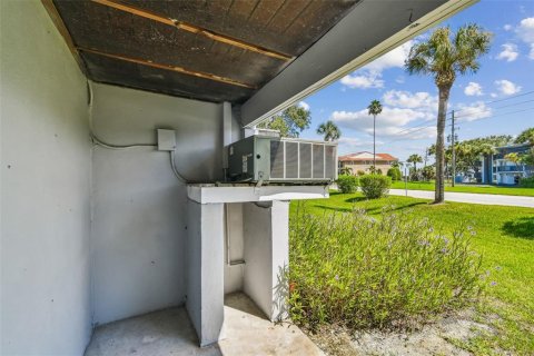 Condo in Treasure Island, Florida, 2 bedrooms  № 1874072 - photo 2