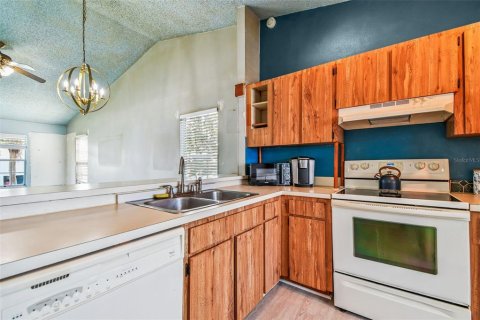 Condo in Treasure Island, Florida, 2 bedrooms  № 1874072 - photo 12