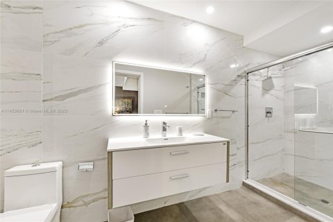 Casa en venta en Fort Lauderdale, Florida, 3 dormitorios, 254.09 m2 № 1753628 - foto 17