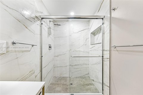 Casa en venta en Fort Lauderdale, Florida, 3 dormitorios, 254.09 m2 № 1753628 - foto 18