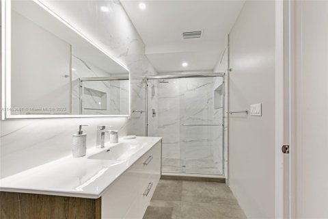 Casa en venta en Fort Lauderdale, Florida, 3 dormitorios, 254.09 m2 № 1753628 - foto 19