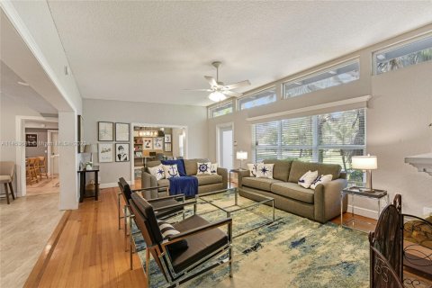 Casa en venta en Fort Lauderdale, Florida, 3 dormitorios, 254.09 m2 № 1753628 - foto 6