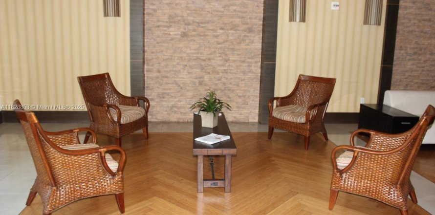 Appartement à Miami, Floride 2 chambres, 90.77 m2 № 1800733
