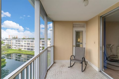 Condo in Miami, Florida, 2 bedrooms № 2368378 - photo 20