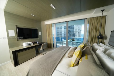 Condo in Miami, Florida, 1 bedroom  № 1975690 - photo 15