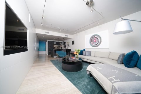 Condo in Miami, Florida, 1 bedroom  № 1975690 - photo 10