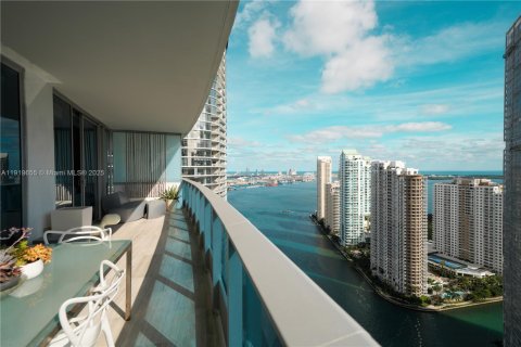 Condo in Miami, Florida, 1 bedroom  № 1975690 - photo 7