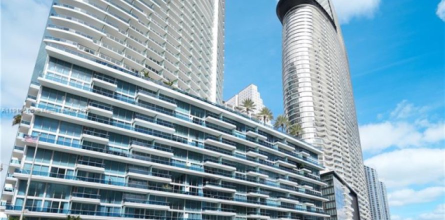 Condo in Miami, Florida, 1 bedroom  № 1975690