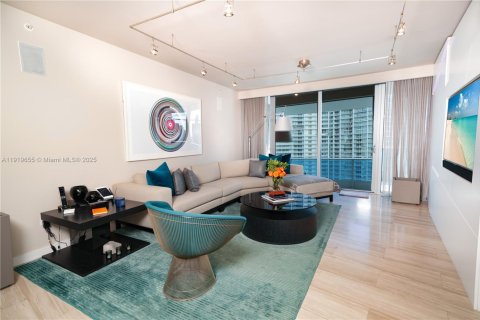 Condo in Miami, Florida, 1 bedroom  № 1975690 - photo 5