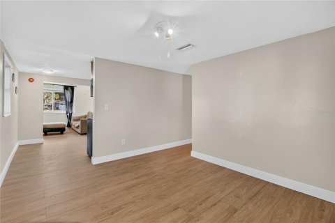 Купить виллу или дом в Лейкленд, Флорида 4 комнаты, 97.36м2, № 2321622 - фото 4