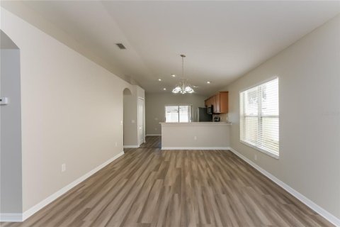 House in Ruskin, Florida 3 bedrooms, 124.49 sq.m. № 2201803 - photo 2