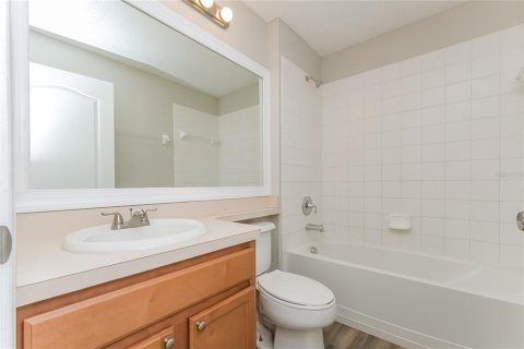 House in Ruskin, Florida 3 bedrooms, 124.49 sq.m. № 2201803 - photo 6