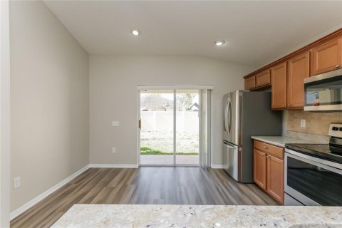 House in Ruskin, Florida 3 bedrooms, 124.49 sq.m. № 2201803 - photo 3