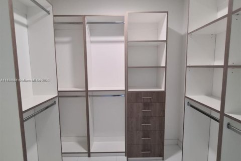 Condominio en venta en Miami, Florida, 3 dormitorios, 204.76 m2 № 1874596 - foto 8