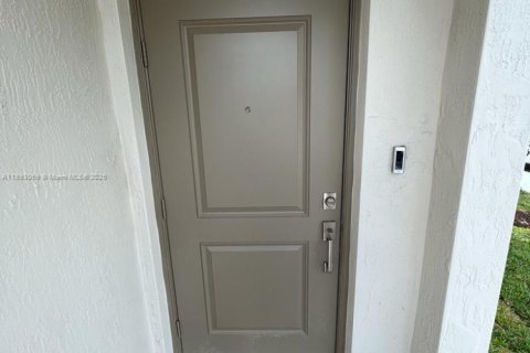 Villa ou maison à louer à Homestead, Floride: 3 chambres, 123.37 m2 № 1945926 - photo 2