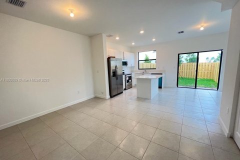 Villa ou maison à louer à Homestead, Floride: 3 chambres, 123.37 m2 № 1945926 - photo 11