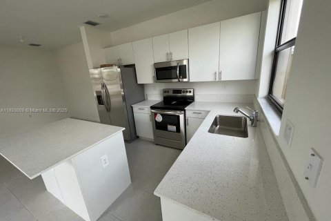 Villa ou maison à louer à Homestead, Floride: 3 chambres, 123.37 m2 № 1945926 - photo 4