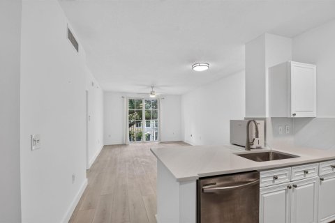 Condo in West Palm Beach, Florida, 1 bedroom № 2414593