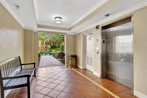 Condo in West Palm Beach, Florida, 1 bedroom № 2414593 - photo 26