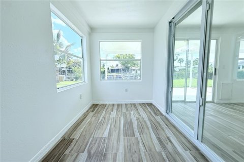 House in Port Richey, Florida 2 bedrooms, 132.66 sq.m. № 1876702 - photo 30