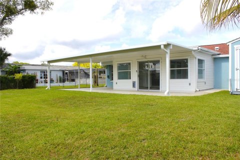 House in Port Richey, Florida 2 bedrooms, 132.66 sq.m. № 1876702 - photo 29