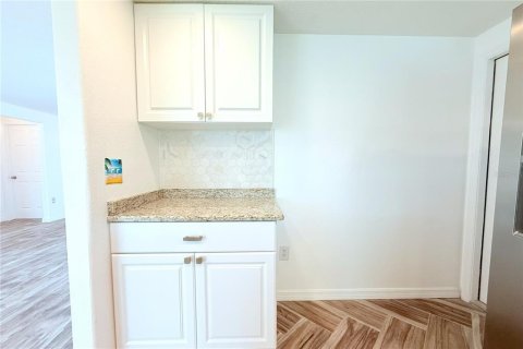 House in Port Richey, Florida 2 bedrooms, 132.66 sq.m. № 1876702 - photo 25