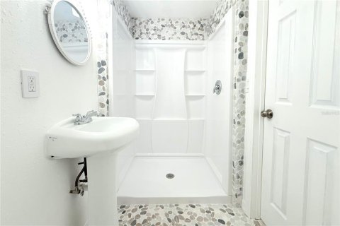 House in Port Richey, Florida 2 bedrooms, 132.66 sq.m. № 1876702 - photo 18