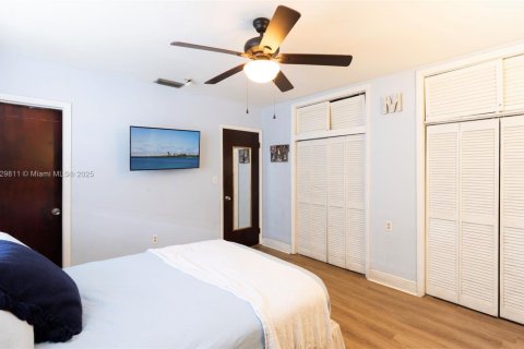 Casa en venta en Miami, Florida, 4 dormitorios, 327.95 m2 № 1860937 - foto 10