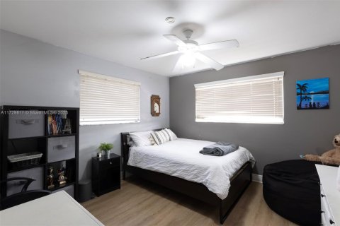 Casa en venta en Miami, Florida, 4 dormitorios, 327.95 m2 № 1860937 - foto 12