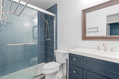 Condo in Temple Terrace, Florida, 2 bedrooms № 2149452 - photo 24