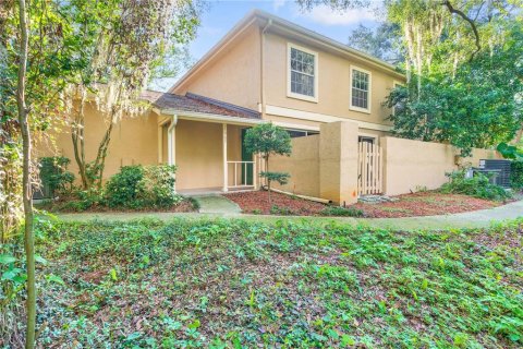 Condo in Temple Terrace, Florida, 2 bedrooms  № 2149452