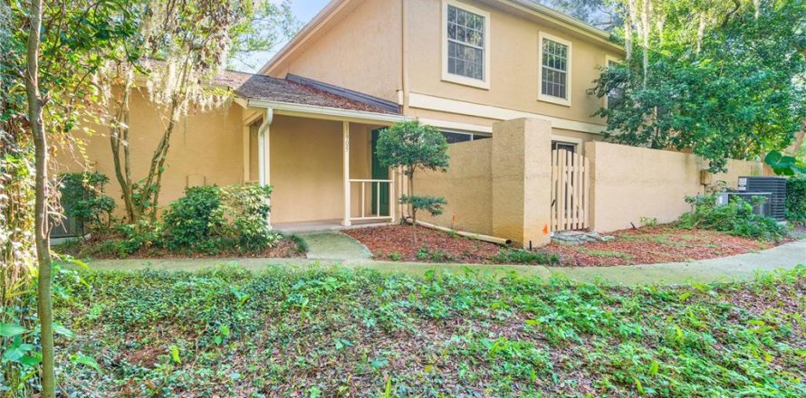 Condo in Temple Terrace, Florida, 2 bedrooms № 2149452